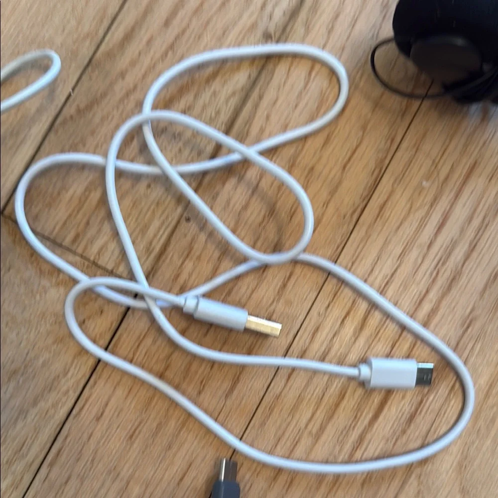 14 Piece collection of Cables for Cell Phones, Headphones & Accessories Bundle